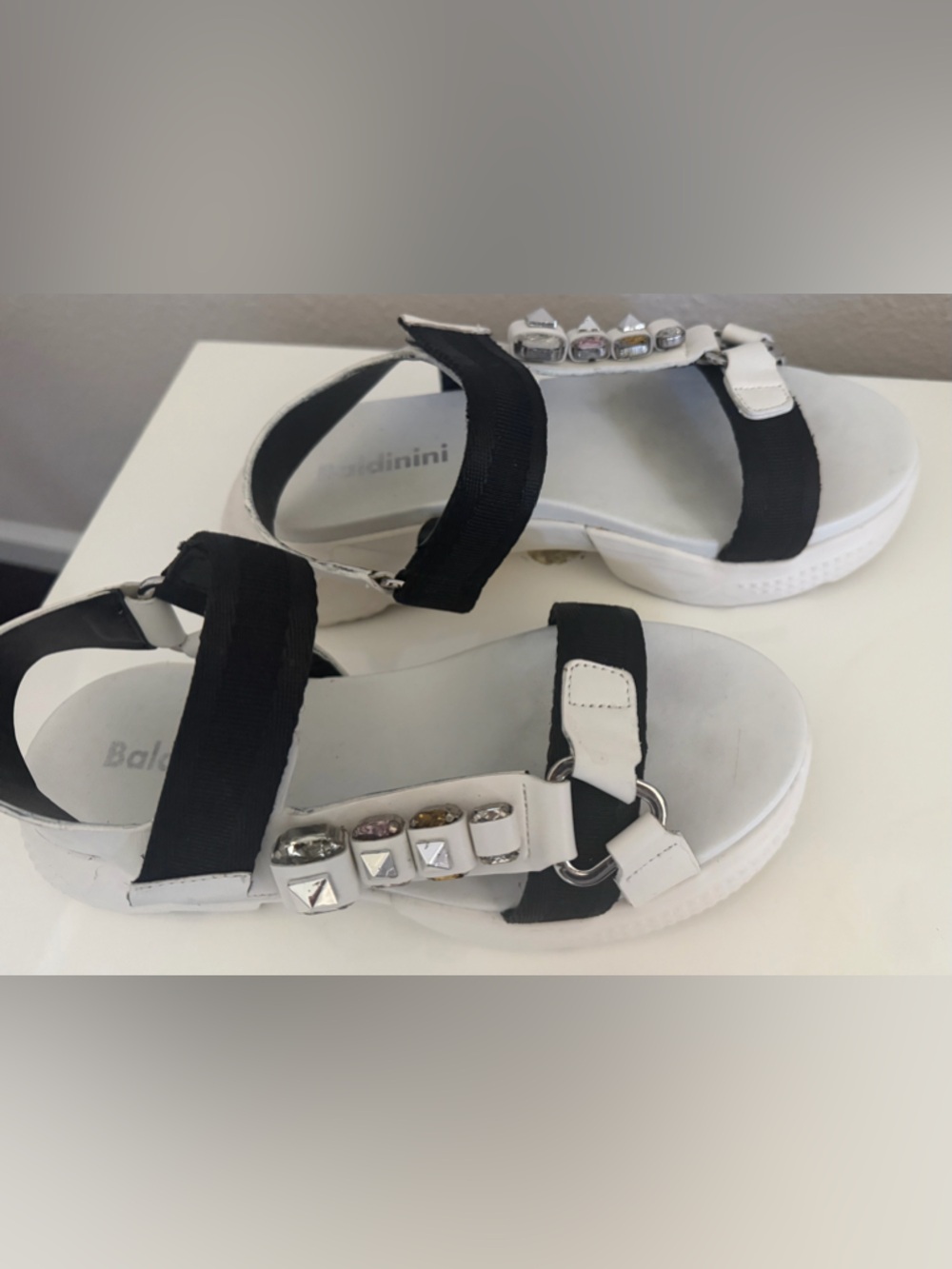 Sandals - Picture 2 of 6